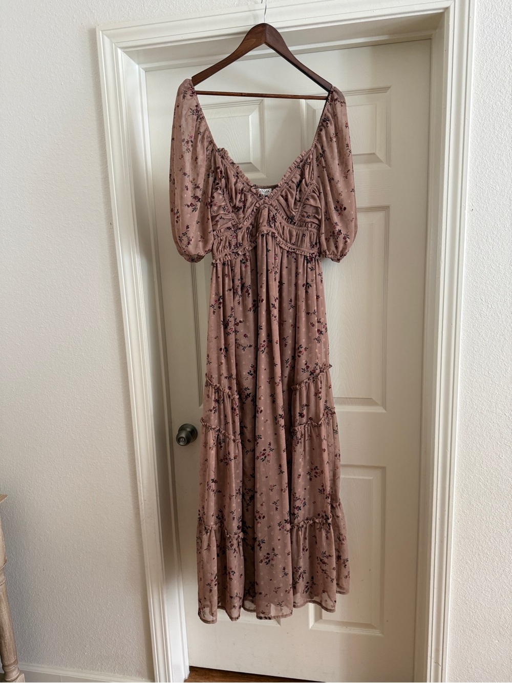 Storia Mauve Floral Maxi Dress